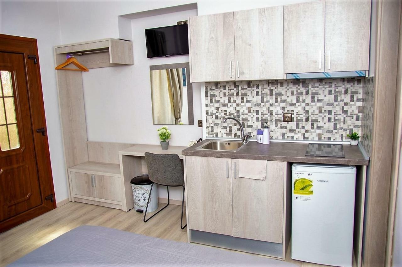 Dimitra House